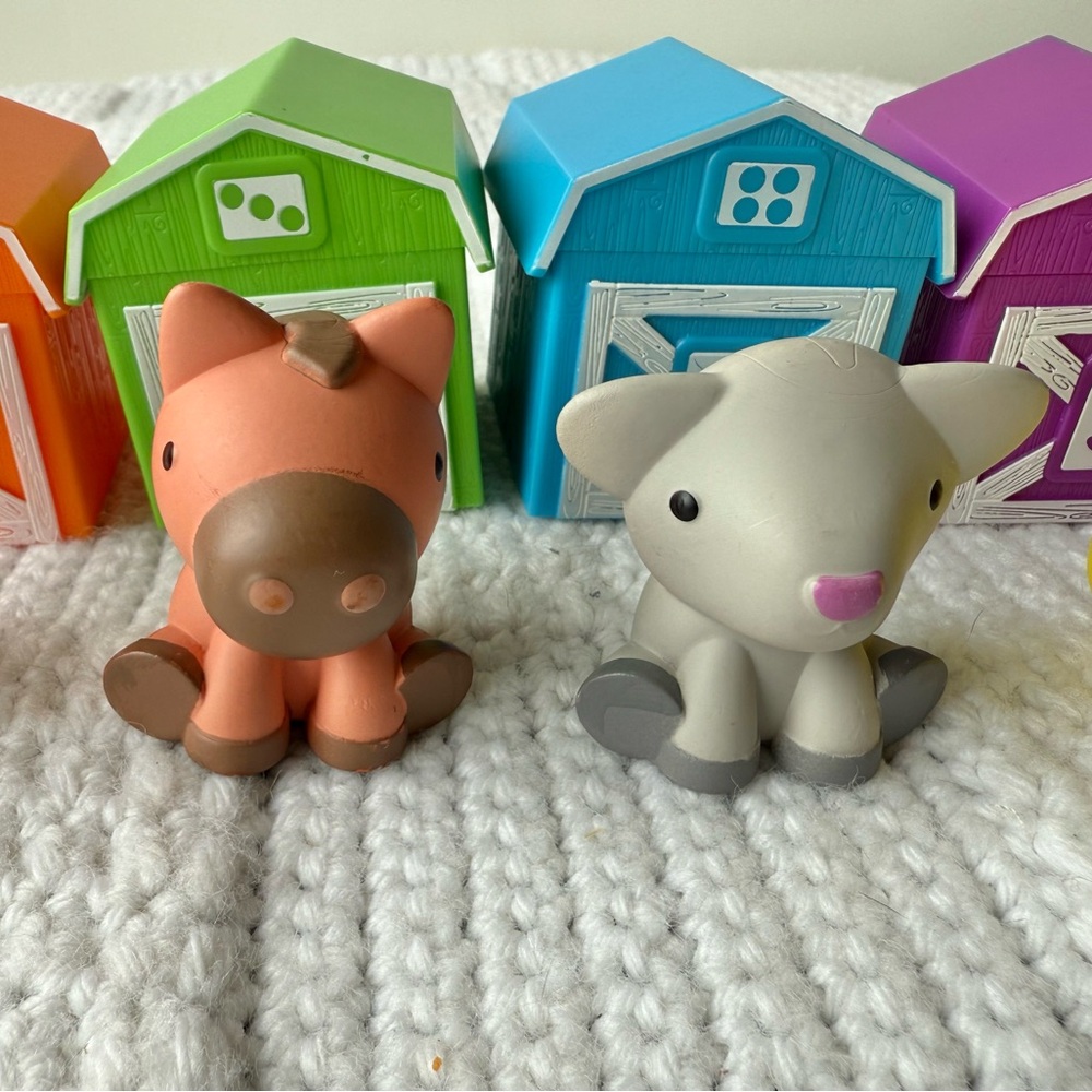 Learning Resources Peekaboo Learning Farm - Picture 8 of 10